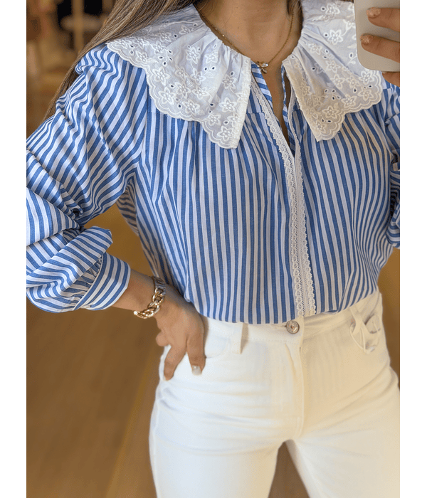 CAMISA RISCAS COM GOLA 