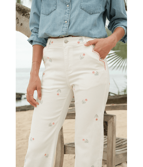 JEANS BORDADOS FLORAIS 