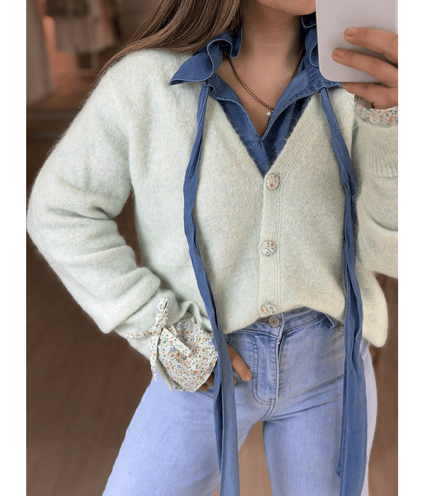 CARDIGÃ MALHA COM DECOTE V  