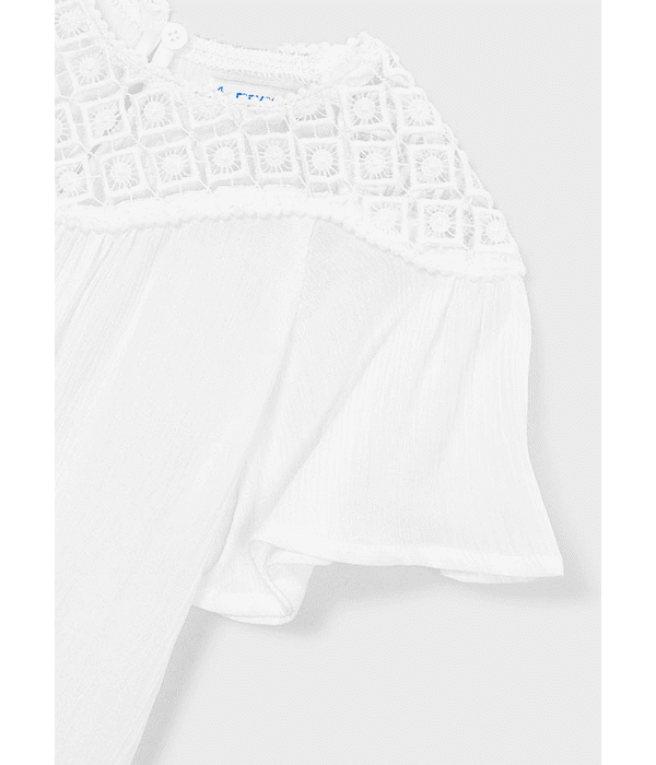 Blusa guipura combinada