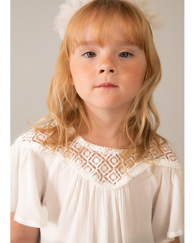 Blusa guipura combinada