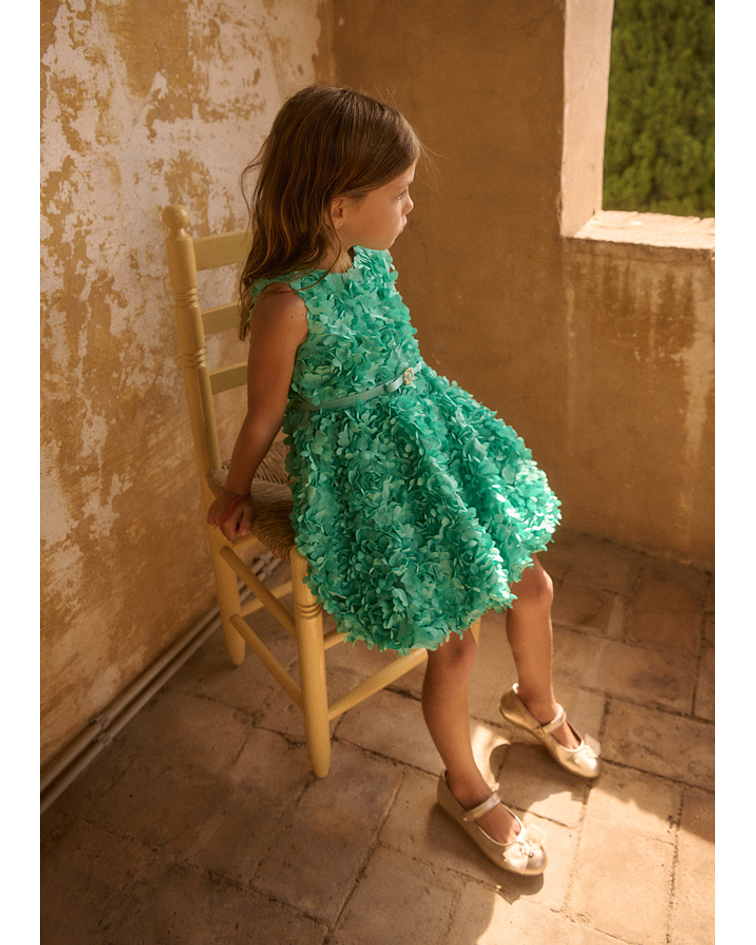 Vestido volumoso  flores 3d