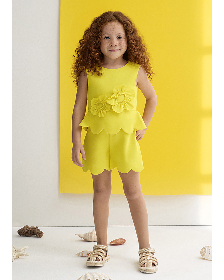 Macacão curto flores 3d