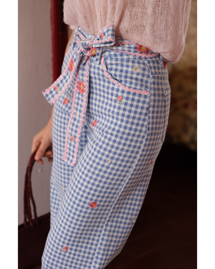 JEANS VICHY COM BORDADOS  