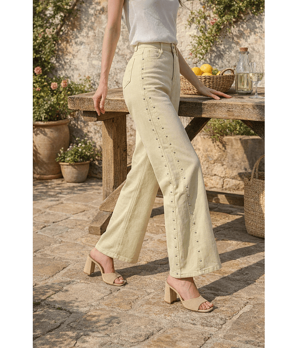 CALÇAS AMARELAS COM APLIQUES