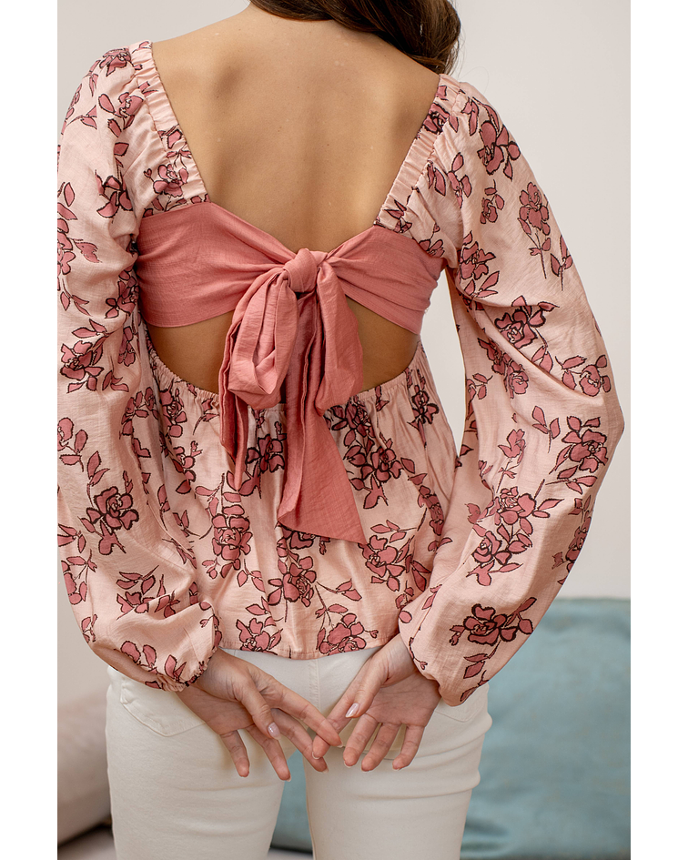 BLUSA COM LAÇO COSTAS