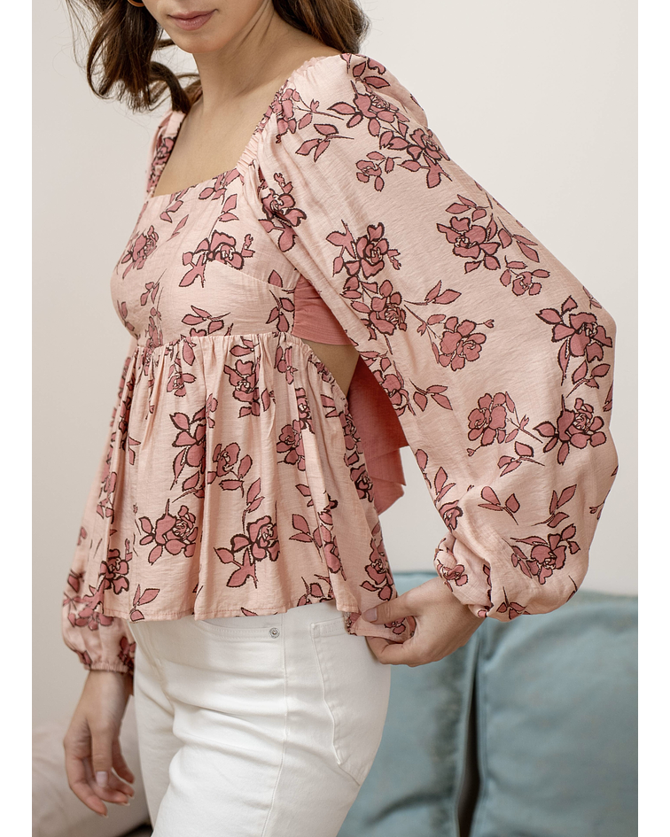 BLUSA COM LAÇO COSTAS