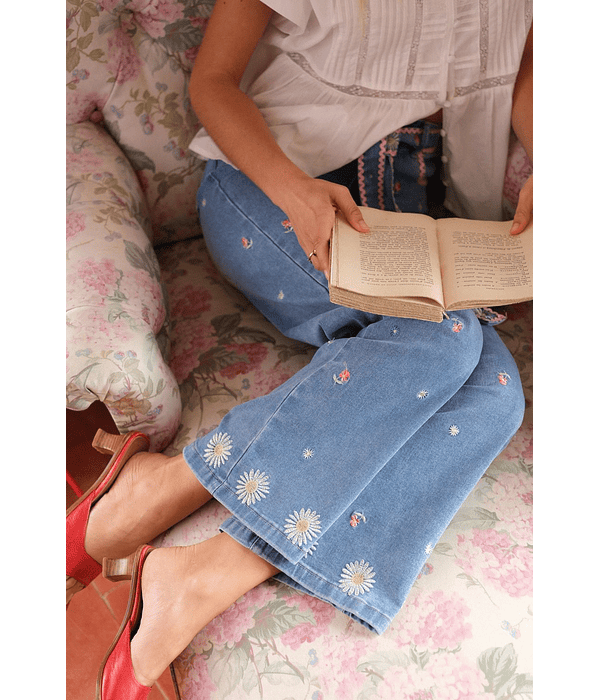 JEANS BORDADOS FLORAIS 