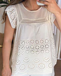 BLUSA BORDADA BEGE