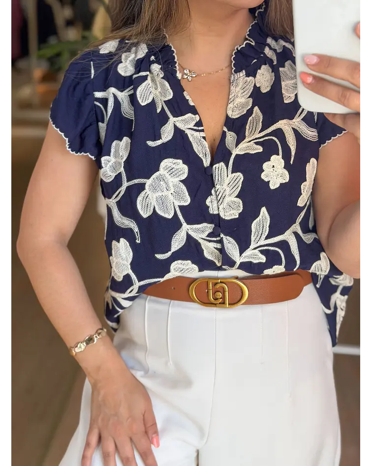 CAMISA AZUL COM BORDADOS