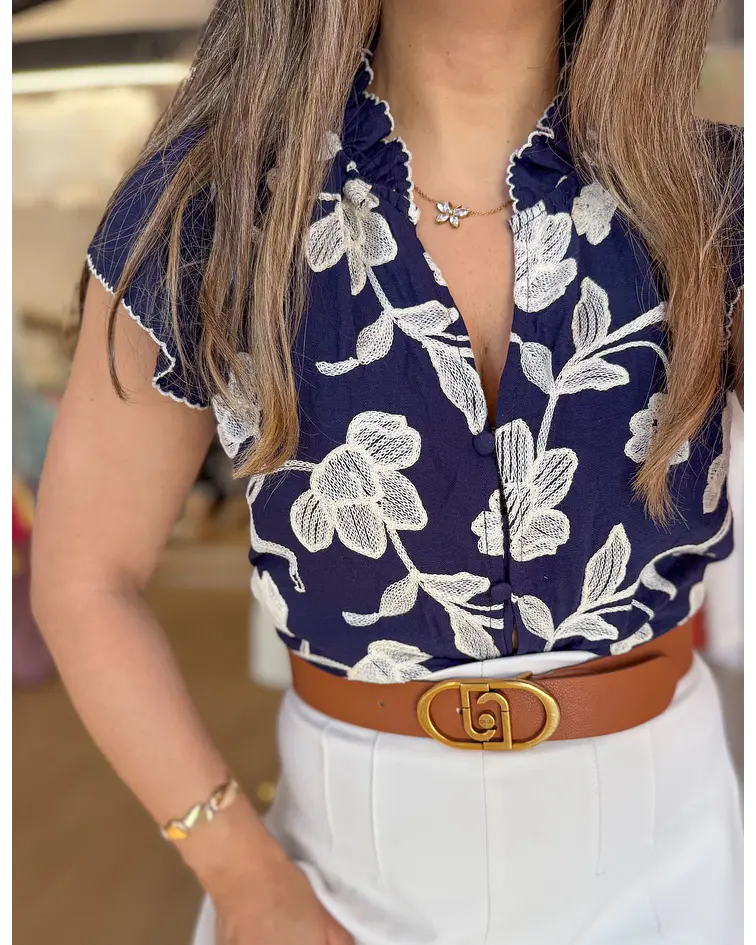 CAMISA AZUL COM BORDADOS