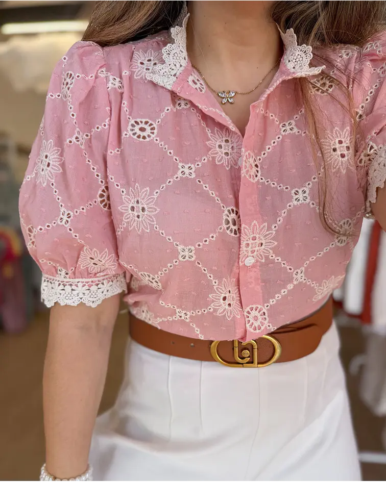 CAMISA ROSA COM BORDADOS