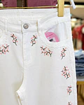 JEANS BRANCAS COM BORDADOS