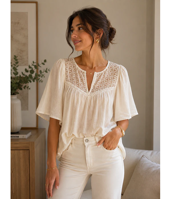 BLUSA BEGE COM PORMENORES