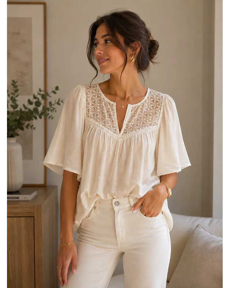 BLUSA BEGE COM PORMENORES