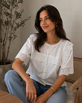 CAMISA COM BORDADOS