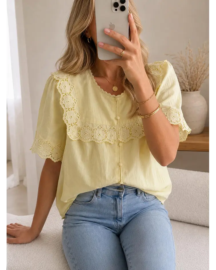CAMISA COM BORDADOS 