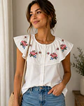 CAMISA COM BORDADOS  