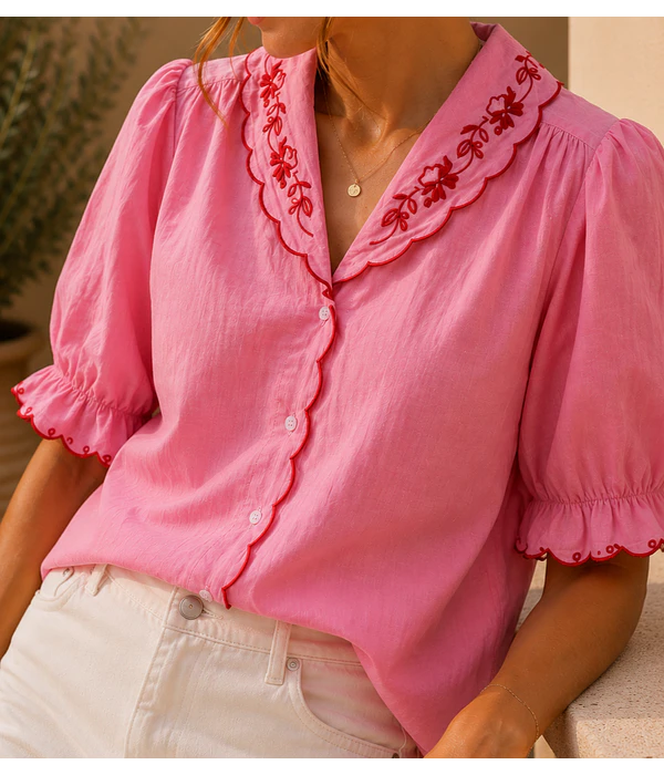 CAMISA COM GOLA BORDADA