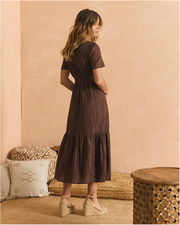 VESTIDO BORDADO CASTANHO