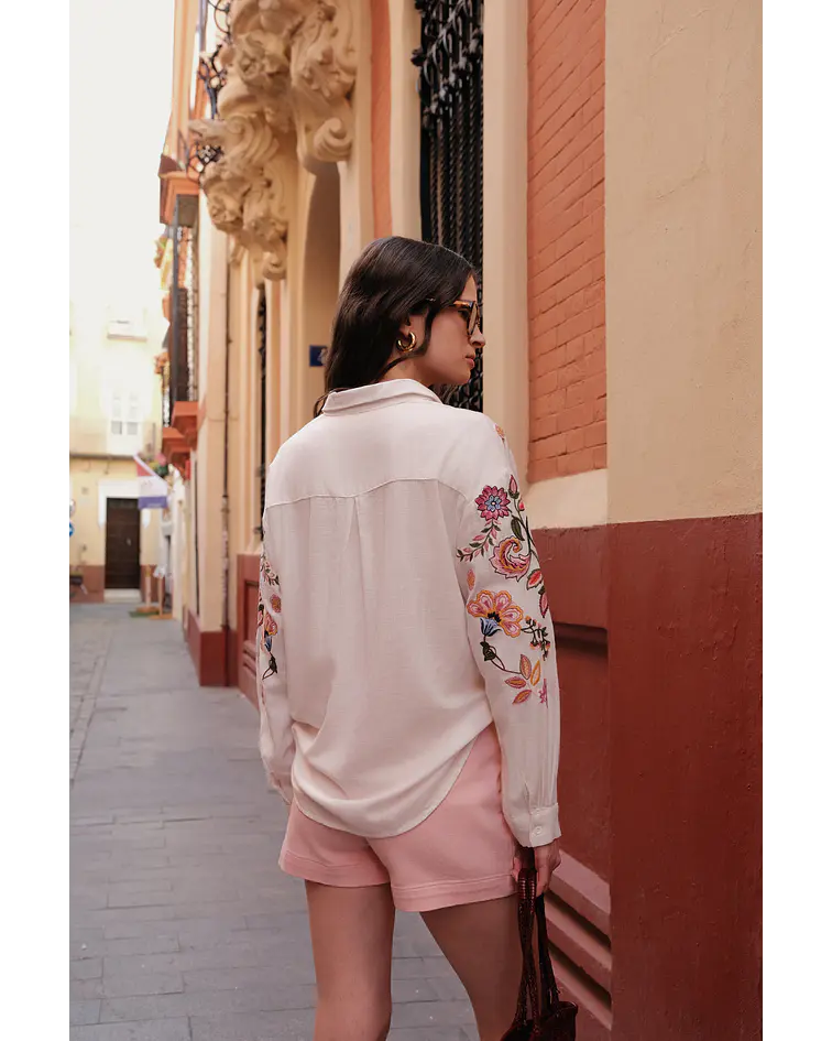 CAMISA FLORES BORDADA