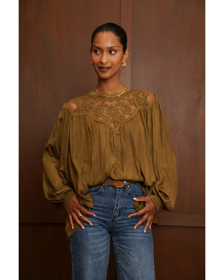 BLUSA ACETINADA VERDE OLIVA
