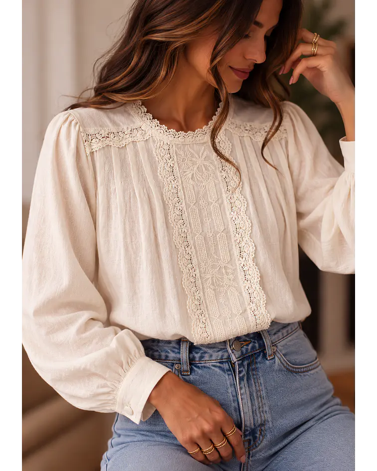 BLUSA BORDADA BEGE  