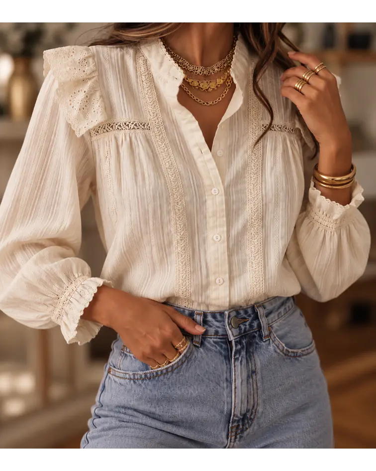 CAMISA BEGE COM PORMENORES