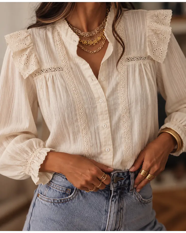 CAMISA BEGE COM PORMENORES