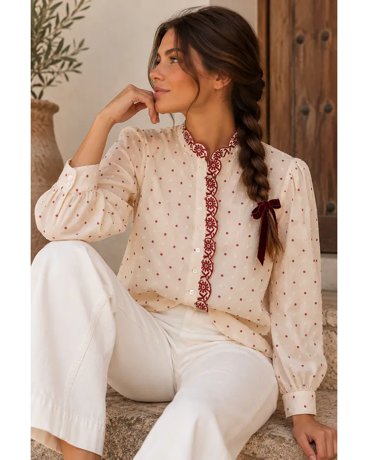 CAMISA COM BORDADOS BORDÔ