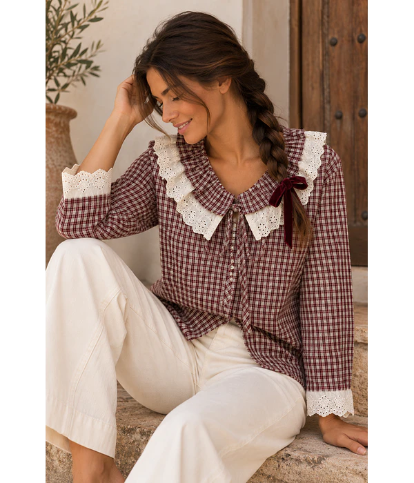 CAMISA COM BORDADOS CHLOE