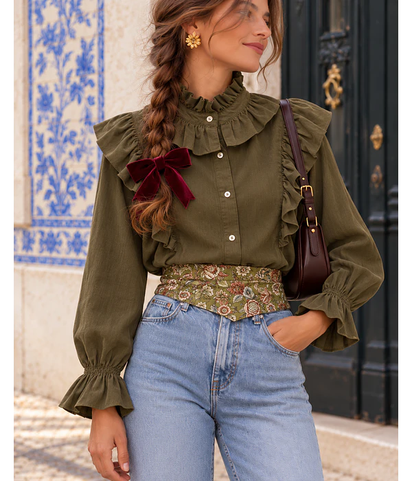 CAMISA AVELUDADA COM FOLHOS
