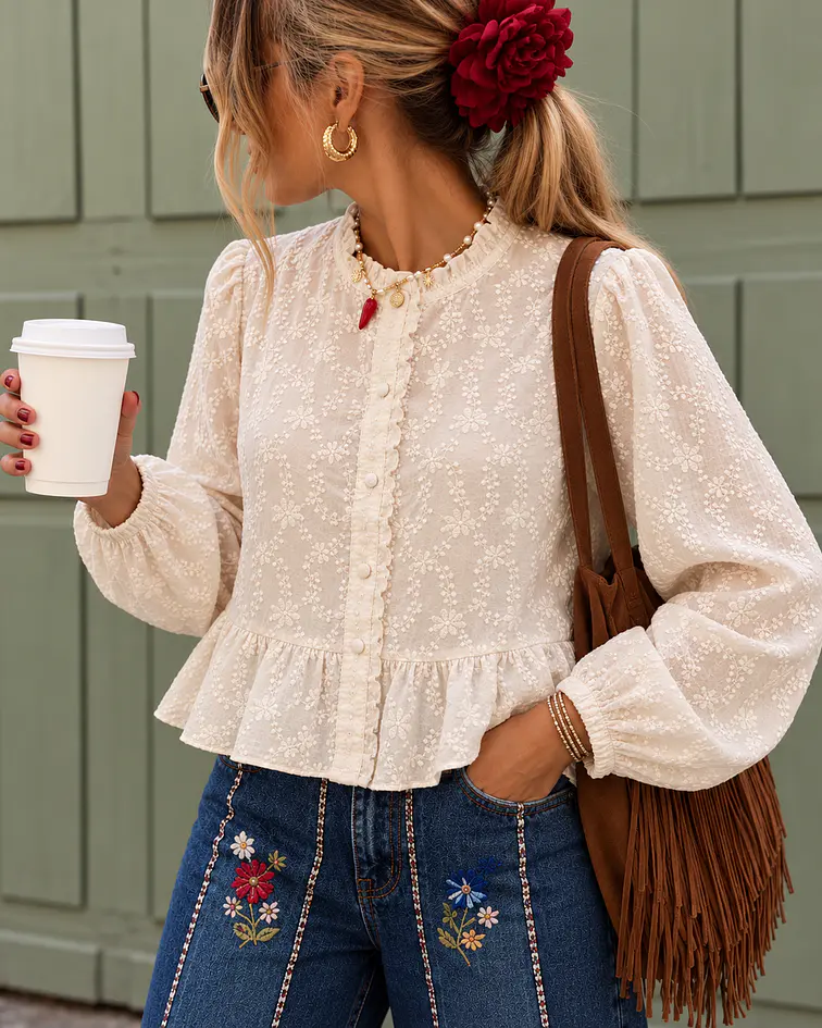 CAMISA COM PORMENORES BORDADOS