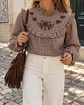 BLUSA COM PORMENORES BORDADOS CASTANHA