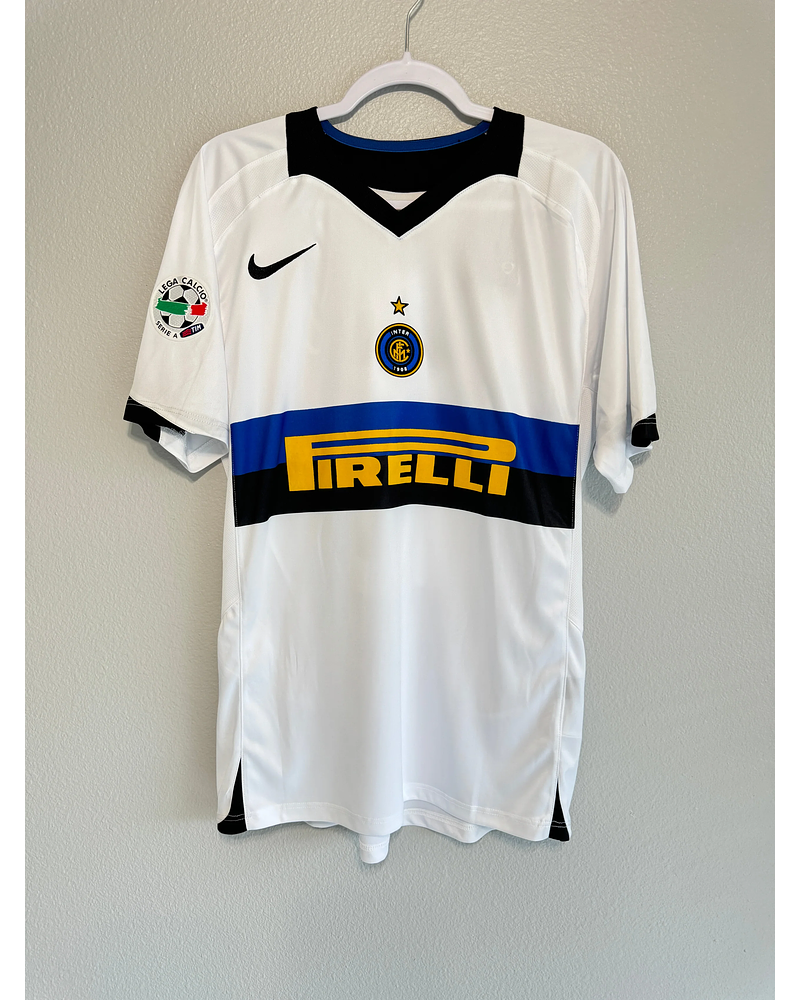 Adriano 10 - Inter Away Kit 2005/06 Serie A