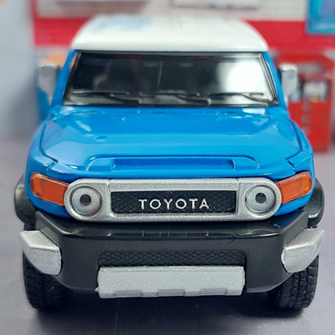 TOYOTA FJ CRUISER Marca: KINSMART azul 4