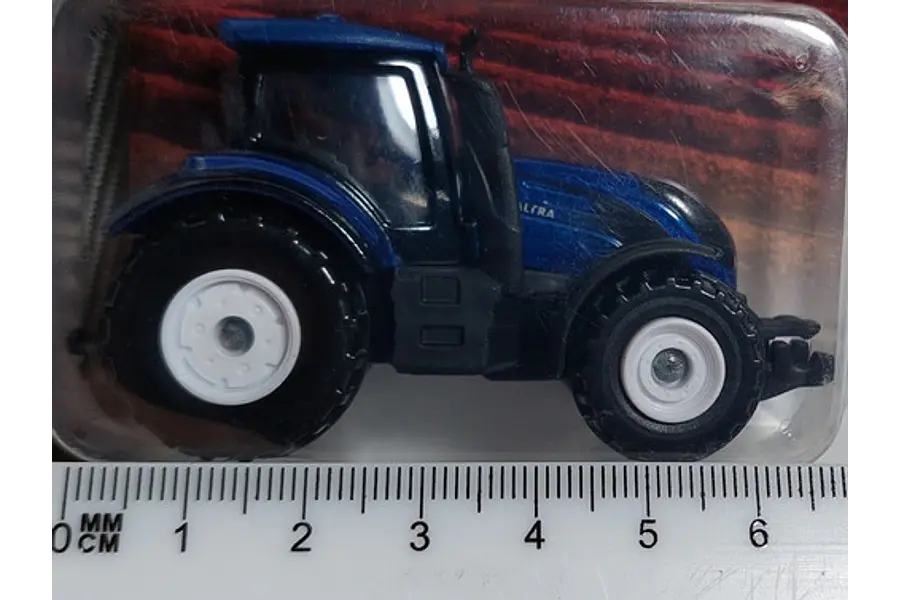 Tractor Valtra T4 A Escala 1/64 De Colección Majorette  