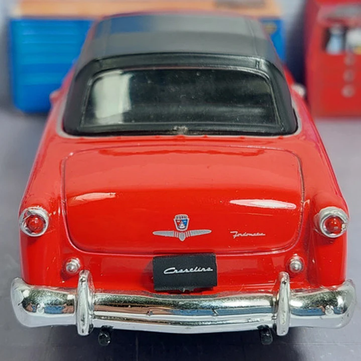 Ford Crestline Sunliner 1953 Escala 1/36 , Marca Welly 2