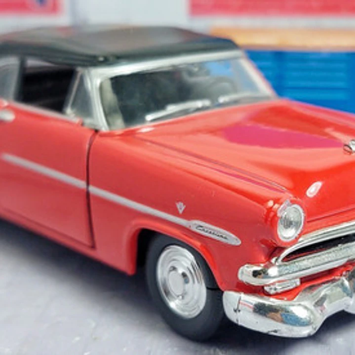 Ford Crestline Sunliner 1953 Escala 1/36 , Marca Welly 1