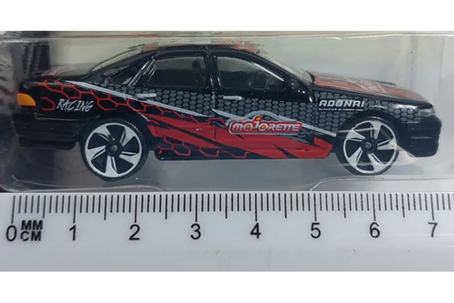 Nissan Cefiro A31 A Escala De Coleccion Marca Majorette  