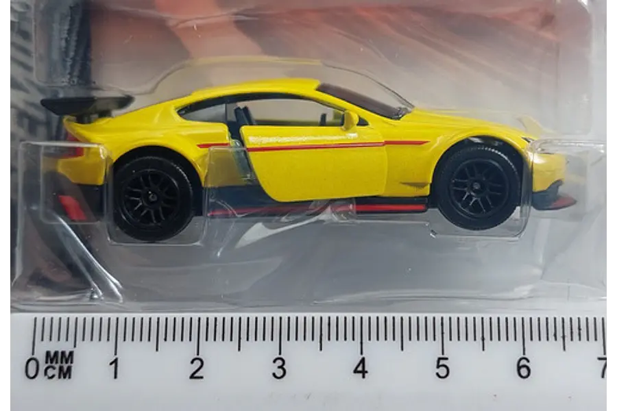Aston Martin Vantage GT8 1/64 de Majorette