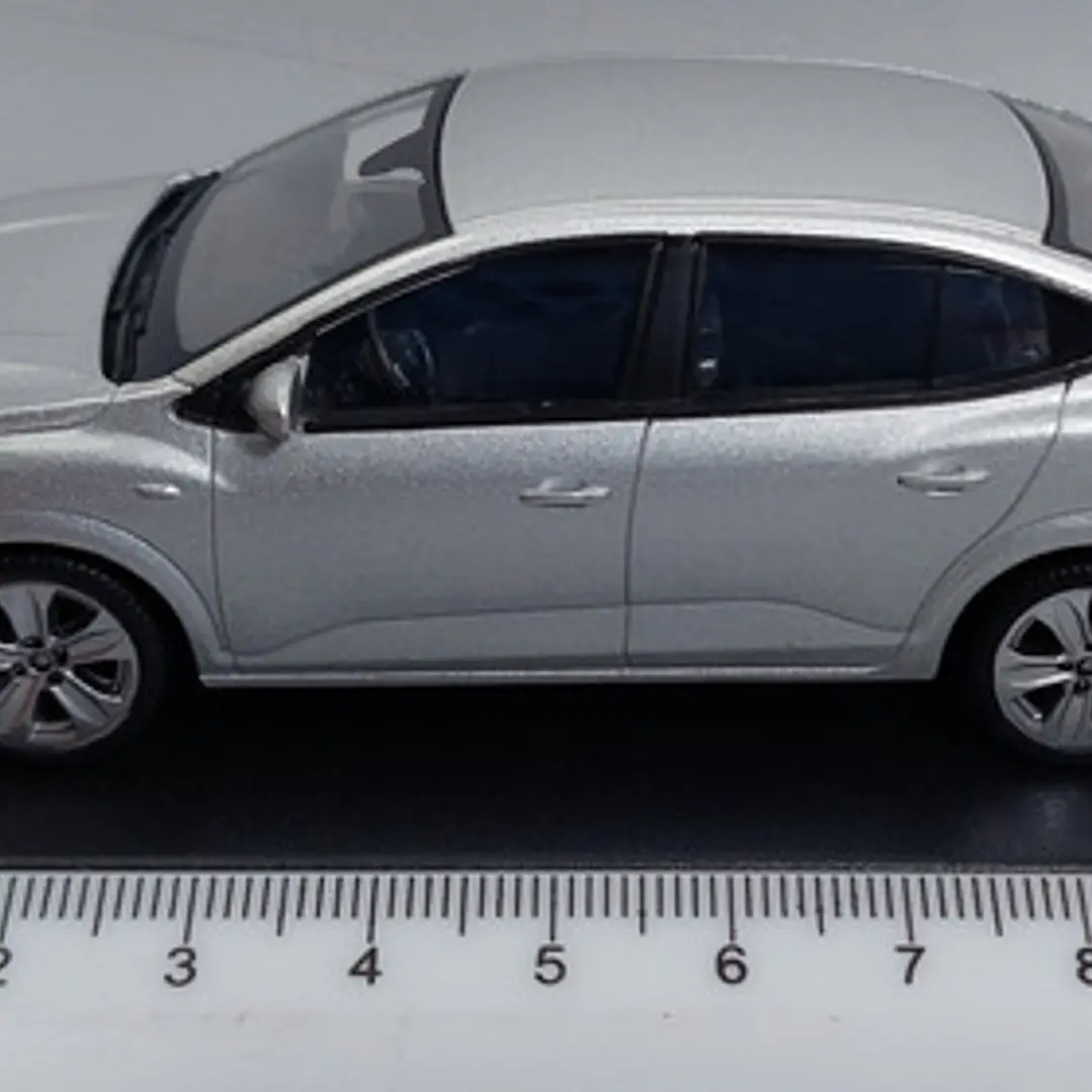 Renault Logan Carro A Escala De Coleccion   2
