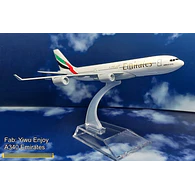 Avión Airbus B777 Emirates, Escala 1/400, 16cm Con Base.