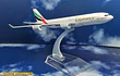 Avión Airbus B777 Emirates, Escala 1/400, 16cm Con Base.