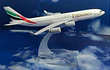 Avión Airbus B777 Emirates, Escala 1/400, 16cm Con Base.