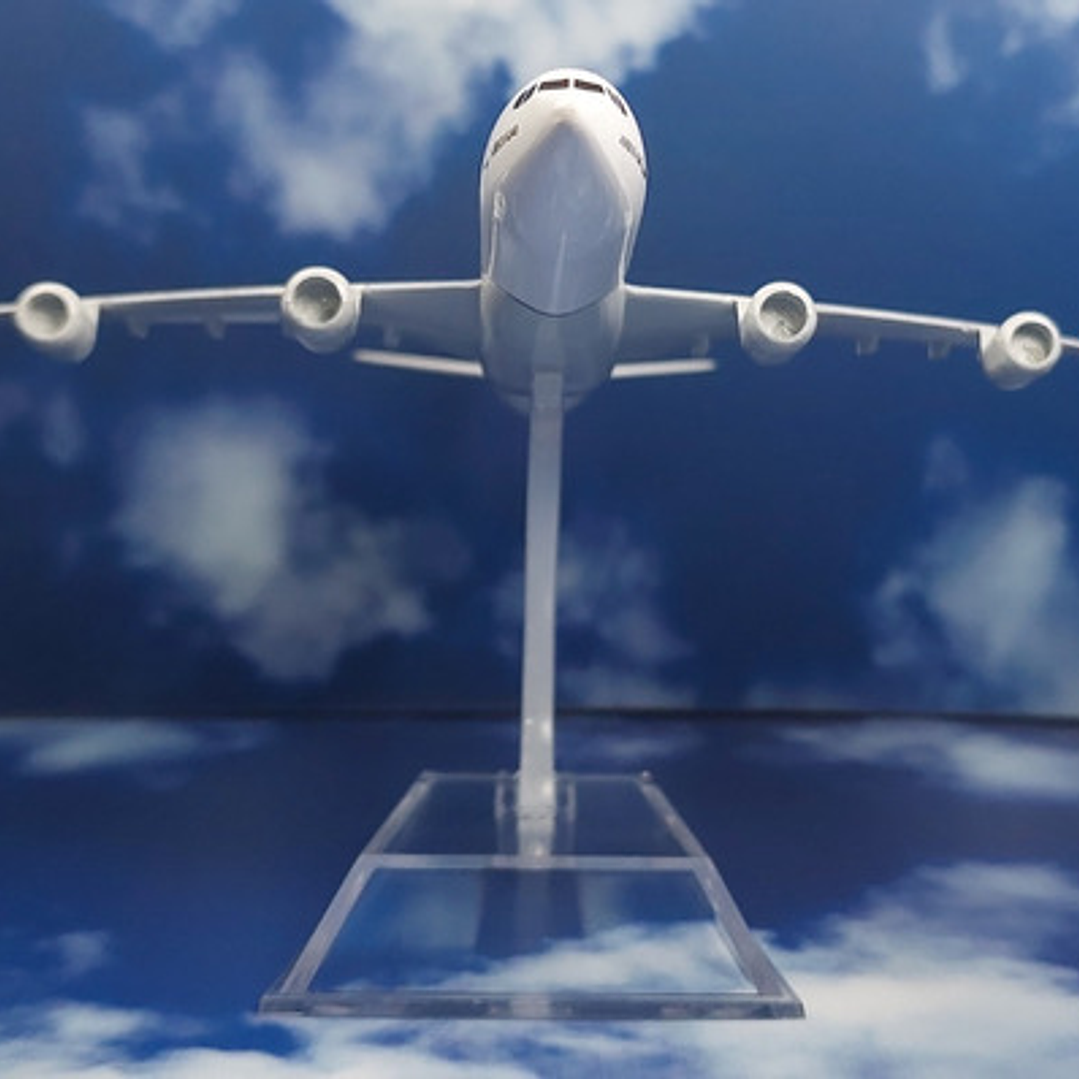 Avión Airbus A340 Emirates, Escala 1/400, 16cm Con Base. 7