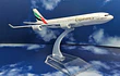 Avión Airbus B777 Emirates, Escala 1/400, 16cm Con Base.