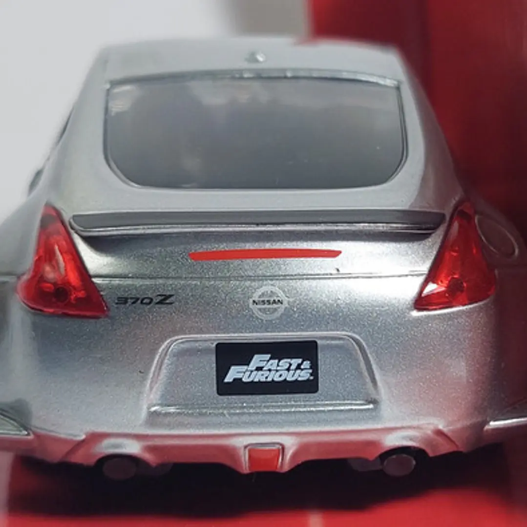 Nissan 370z ESCALA 1/32 ,MARCA JADA . 2