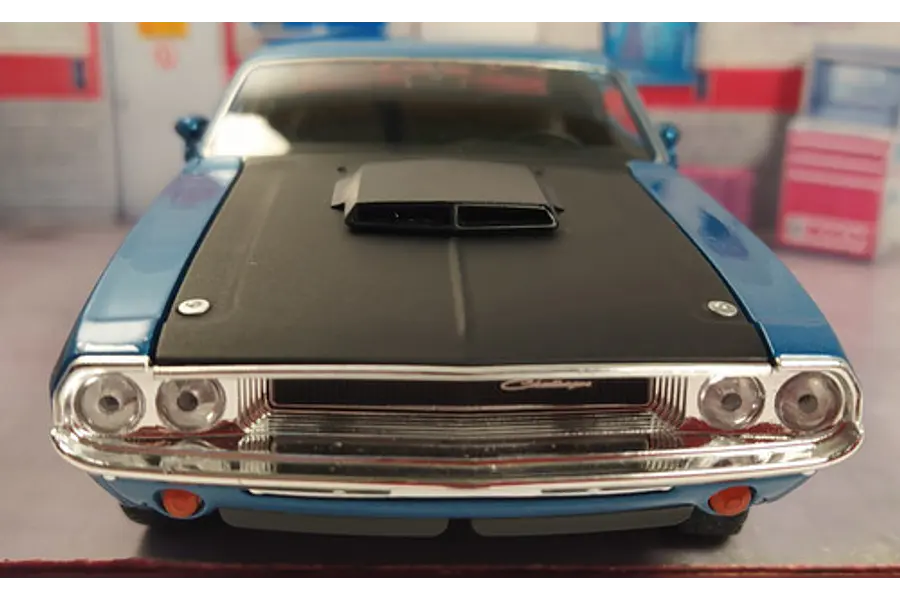Dodge Challenger T-a 1970 Carro A Escala De Colección 