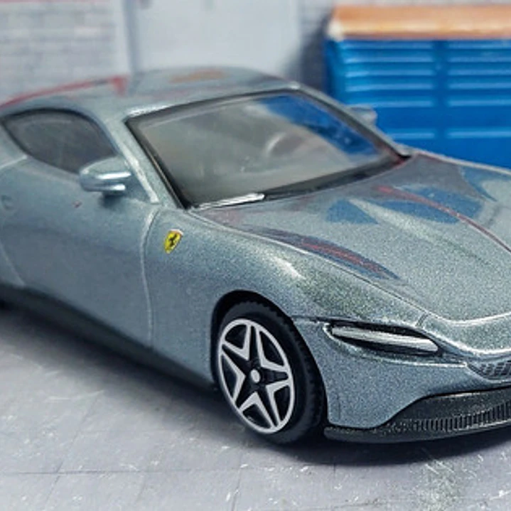 Ferrari Roma , Escala 1/43, Marca Burago,  5